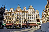 Bruxelles, Belgio - I palazzi della Grand Place lato Nord-Est con la Casa della Gilda dei Sarti.